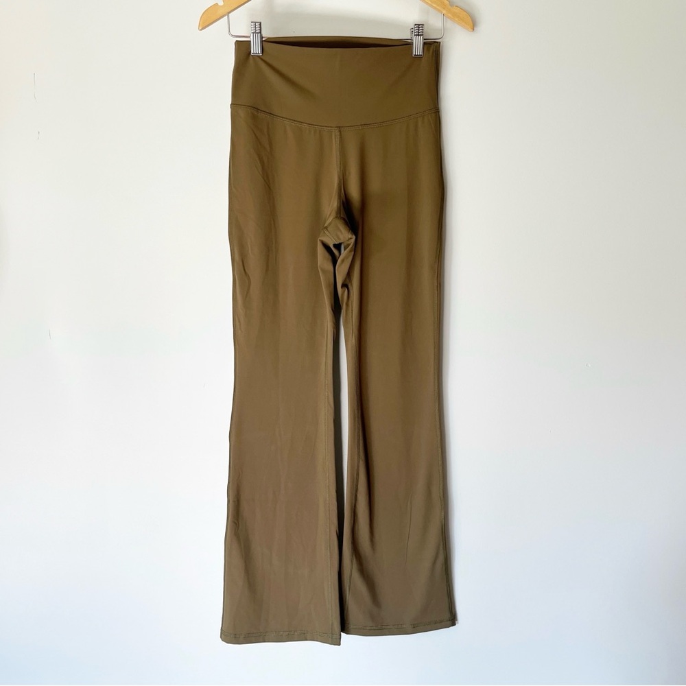 Everlane Leggings Size Medium The Perform Flare Olive Green High Rise Stretchy